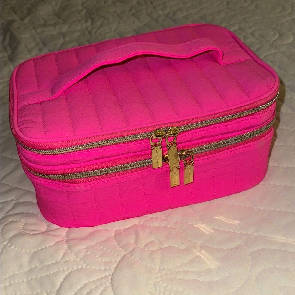 Source Unknown Pink Makeup Organizer